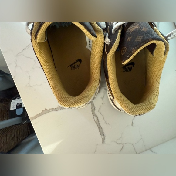 Louis Vuitton Air Force 1 - Picture 8 of 8